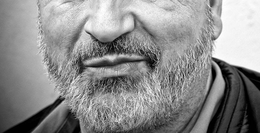 Pourquoi ma barbe ne pousse pas partout ?